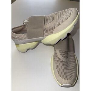 Sorel Women's‎ Kinetic Impact II Strap Sneakers Beige Size 7.5 Slip-On Comfort